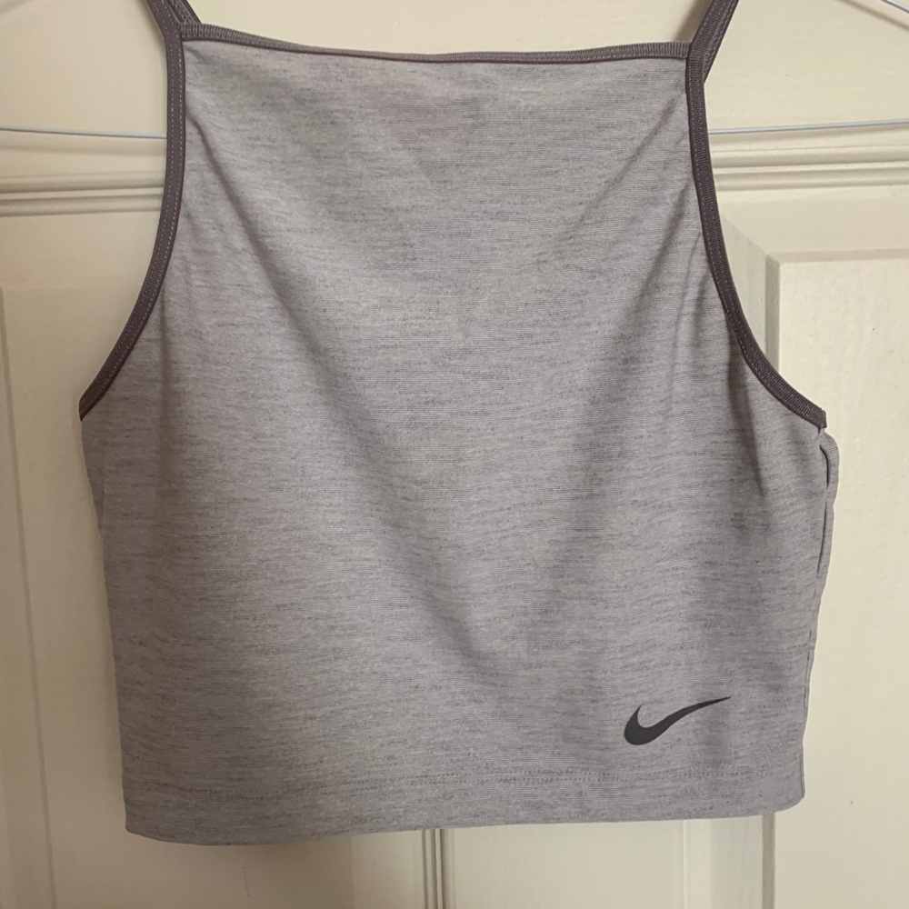 Nike Dri-Fit crop top - XS